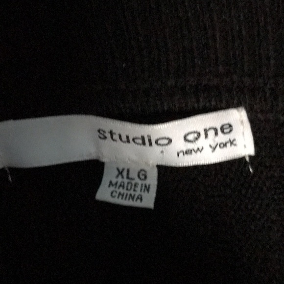 Studio One long gray and black sweater. Size XL. - Picture 8 of 9